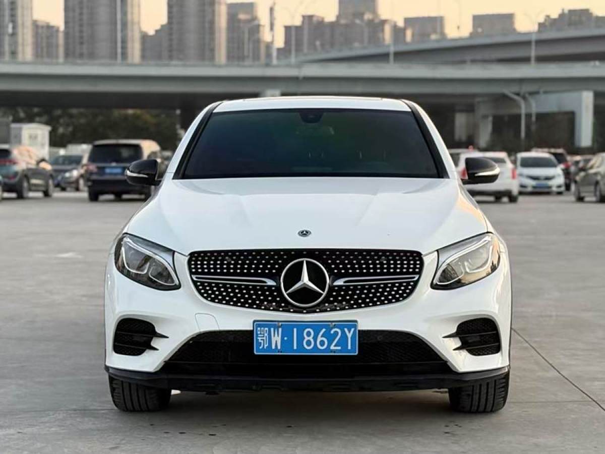 奔馳 奔馳GLC  2023款 GLC 300 4MATIC 轎跑SUV圖片