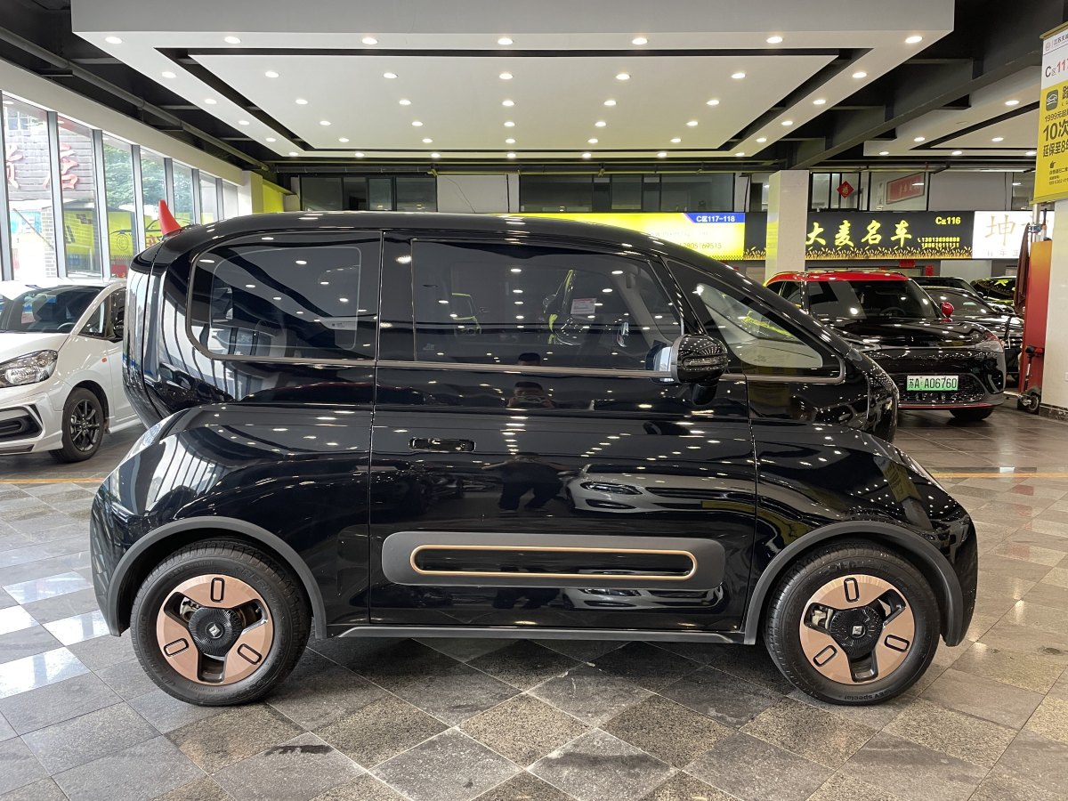 寶駿 寶駿KiWi EV  2021款 藝術(shù)家 三元鋰圖片