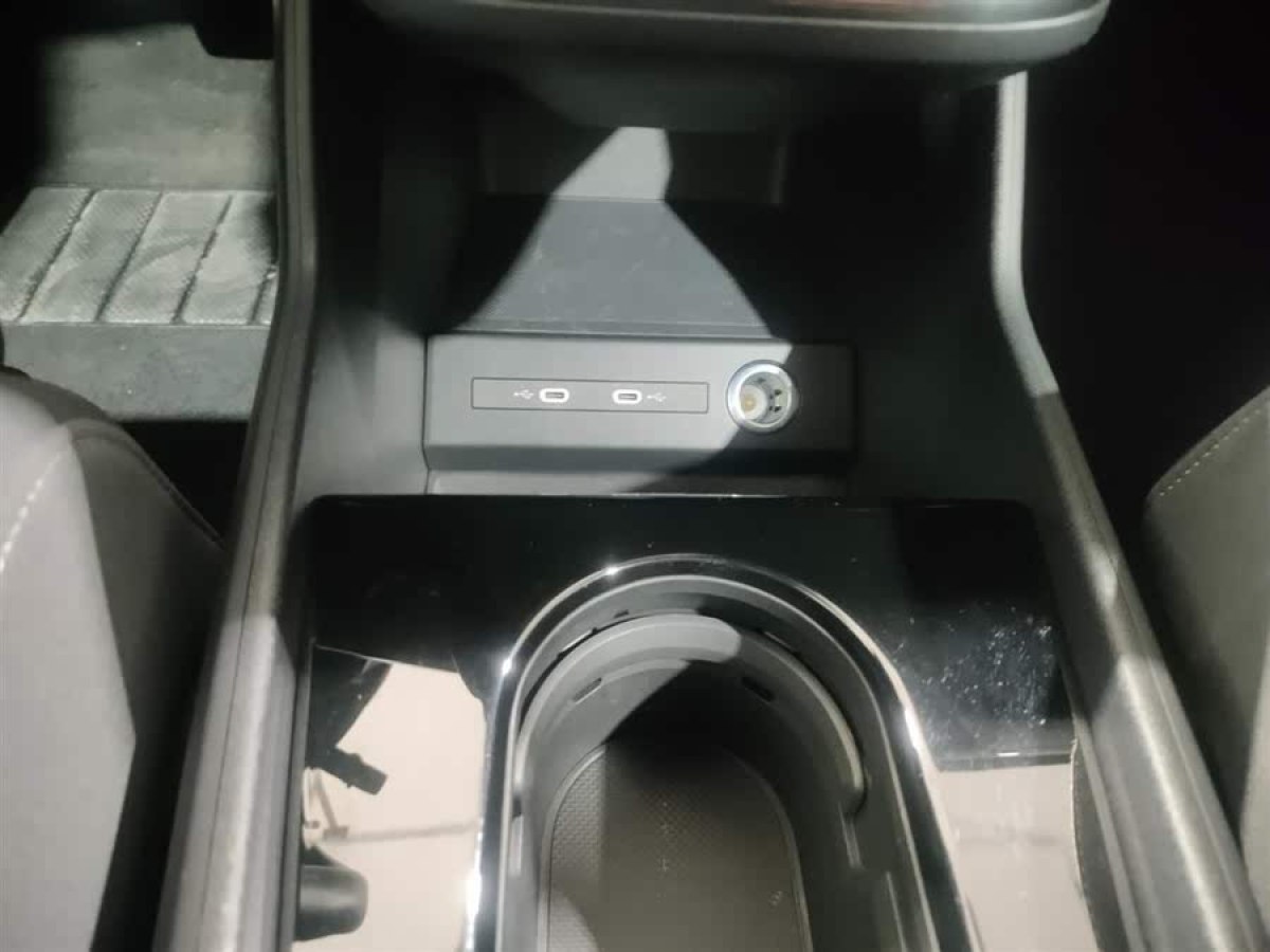 奧迪 奧迪Q4 e-tron  2023款 40 e-tron 創(chuàng)境版圖片