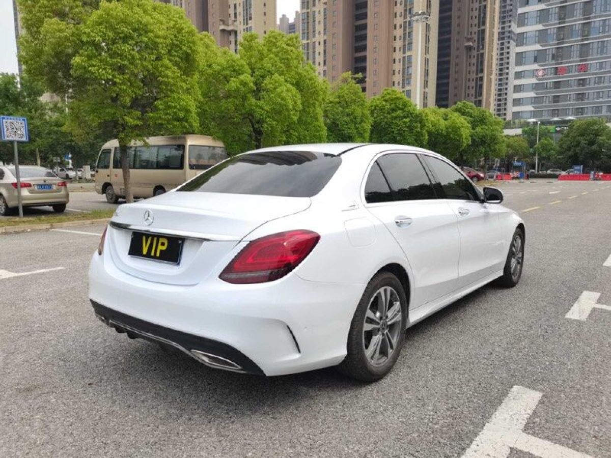 奔馳 奔馳C級  2019款 C 180 L 時尚型運動版圖片