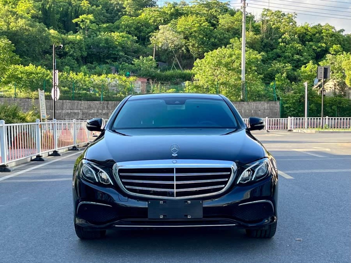 奔馳 奔馳E級  2019款 改款 E 300 L 豪華型圖片