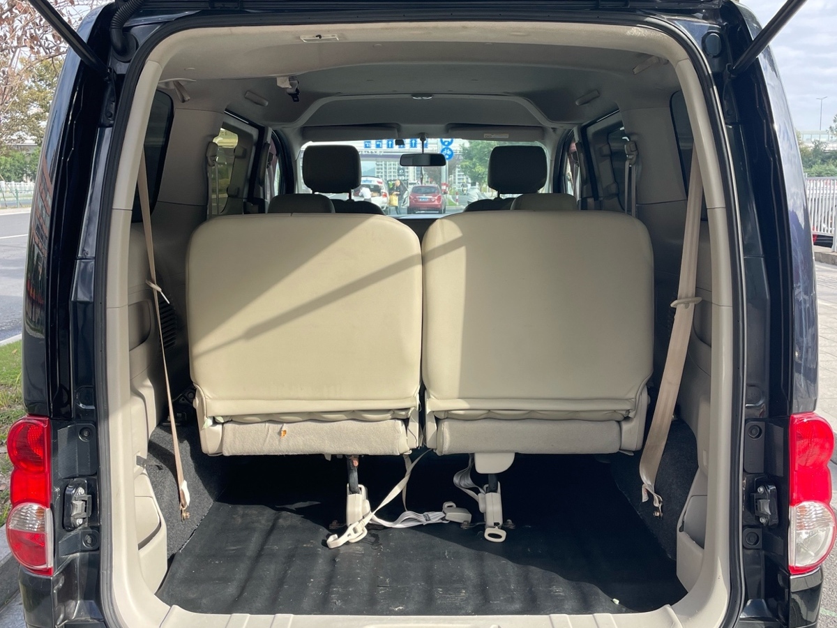 日產(chǎn) NV200  2018款 1.6L CVT尊享型圖片