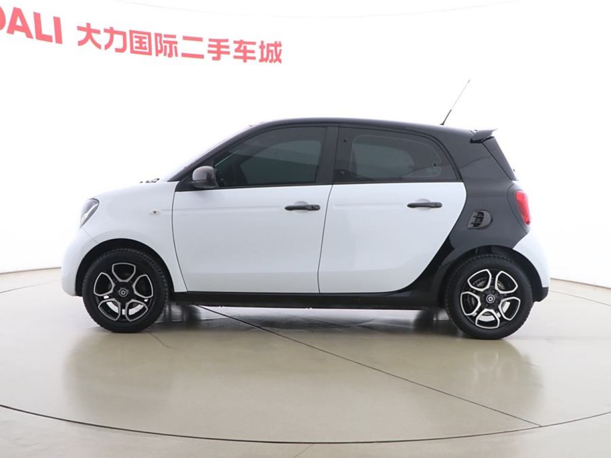 smart forfour  2018款 1.0L 52千瓦靈動(dòng)版圖片