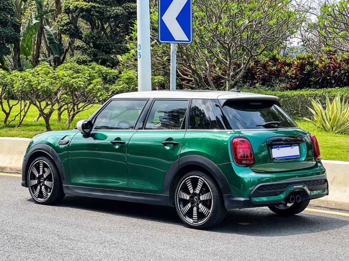 MINI MINI  2023款 2.0T COOPER S 藝術(shù)家 五門版圖片