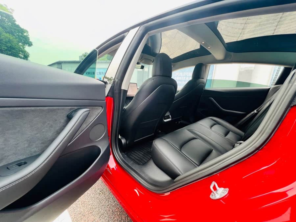 特斯拉 Model 3  2022款 后輪驅(qū)動版圖片