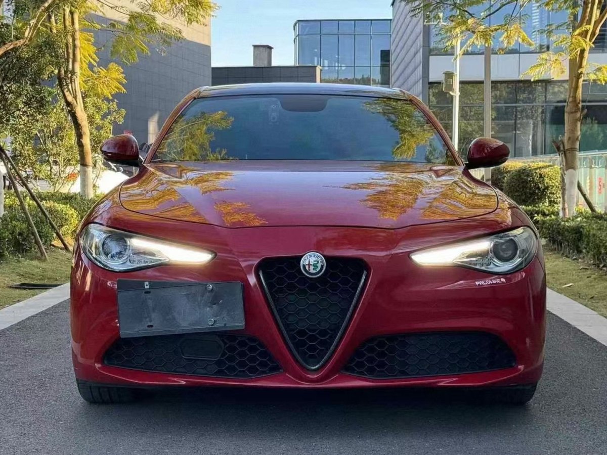 阿爾法·羅密歐 Giulia  2017款 2.0T 200HP 豪華版圖片