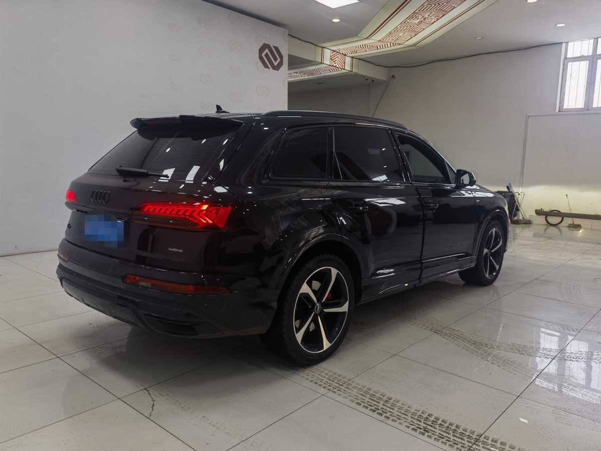 奧迪 奧迪Q7  2023款 55 TFSI quattro S line冰雪運動版圖片