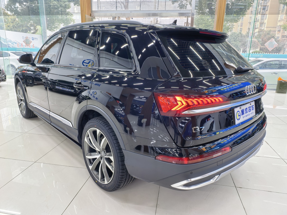 奧迪 奧迪Q7  2012款 Q7 3.0 TDI quattro 領(lǐng)先型圖片