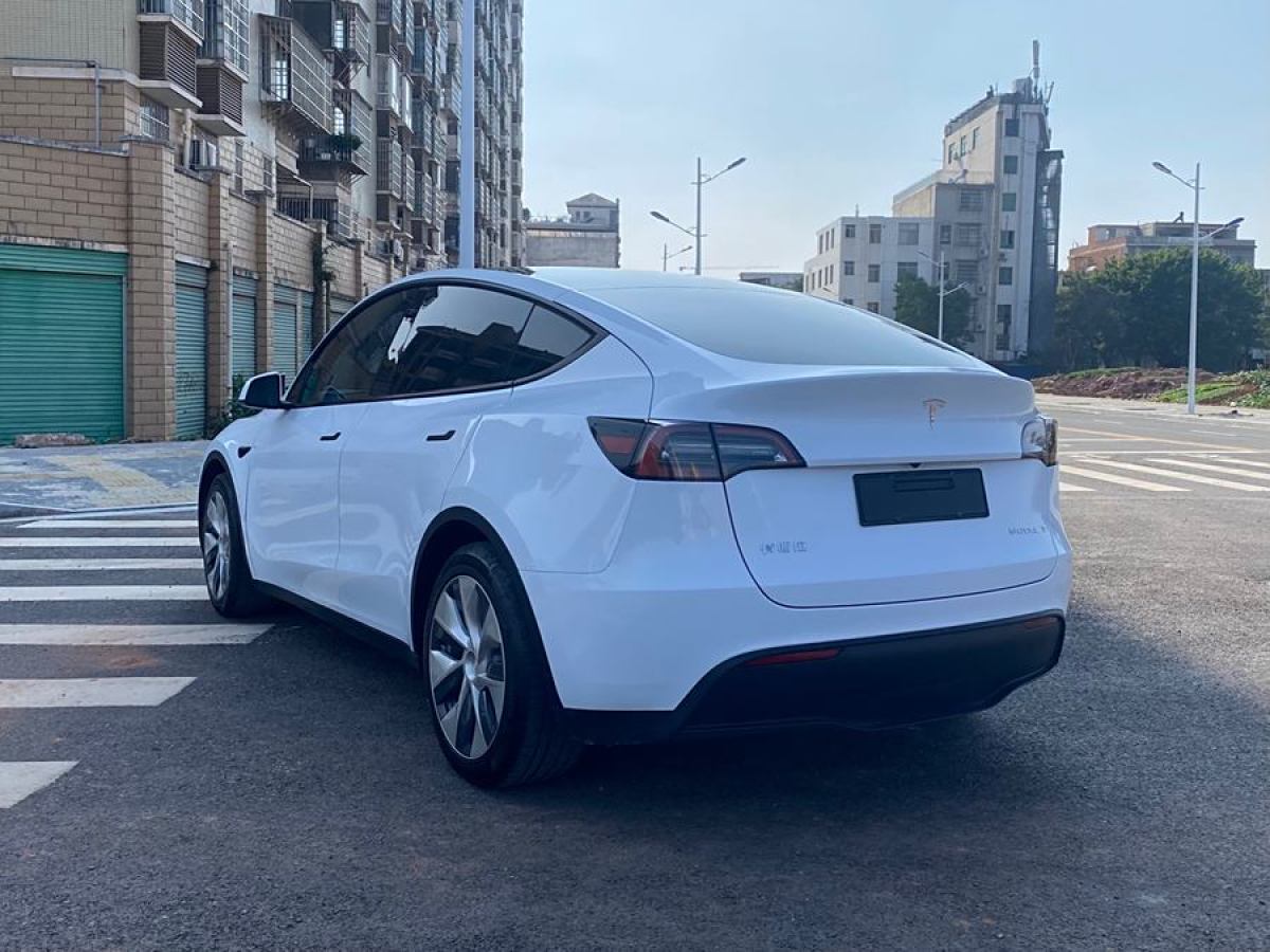 特斯拉 Model 3  2021款 改款 標(biāo)準(zhǔn)續(xù)航后驅(qū)升級(jí)版圖片