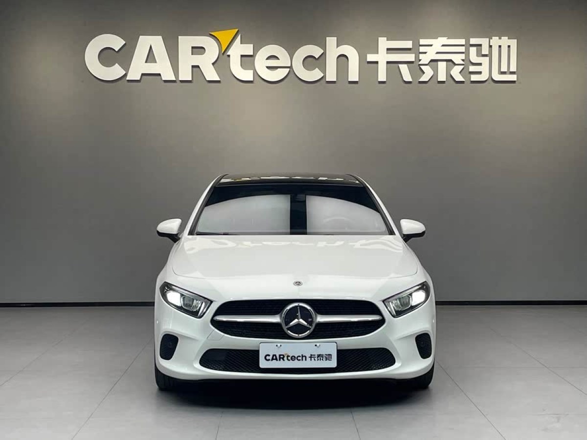 奔馳 奔馳A級(jí)  2019款 A 200 動(dòng)感型圖片