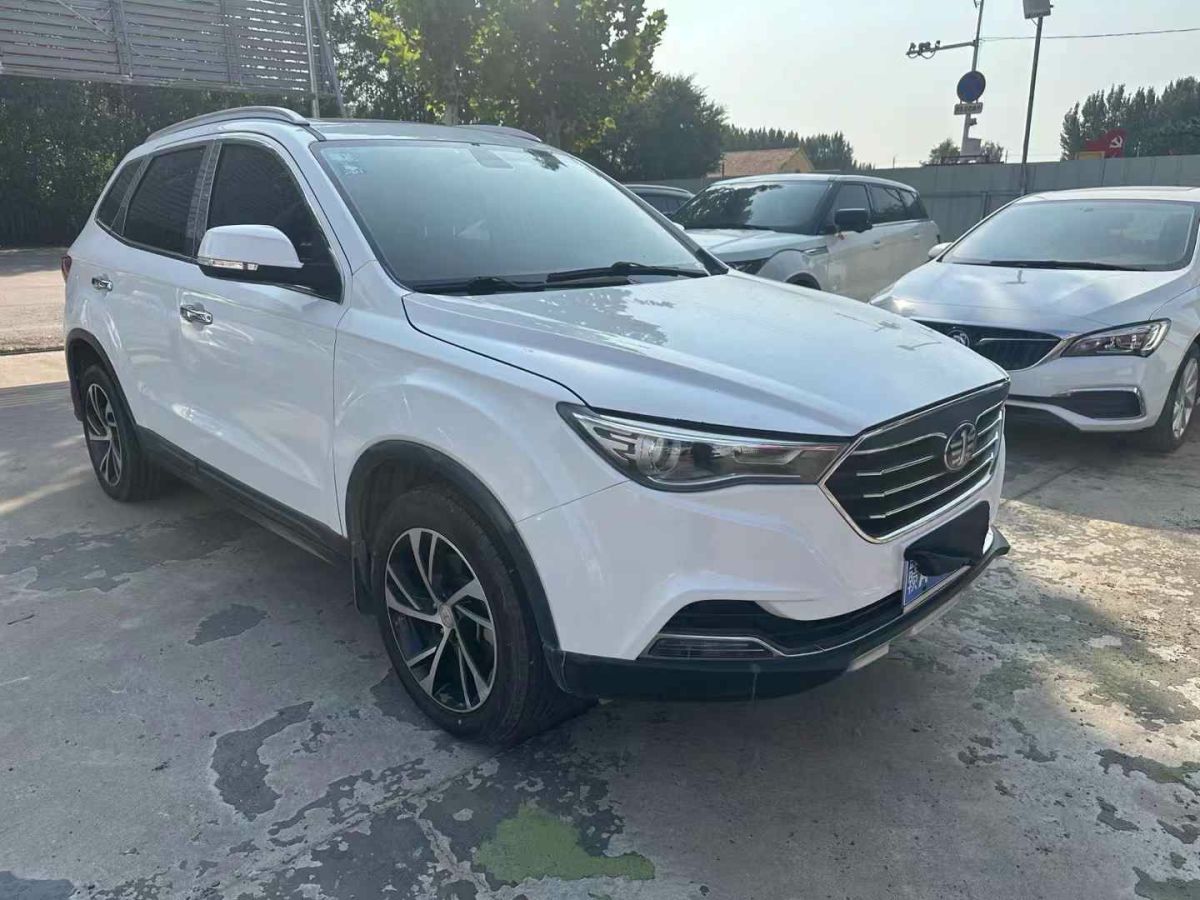 奔騰 X40  2019款 1.6L 自動互聯(lián)智能版圖片