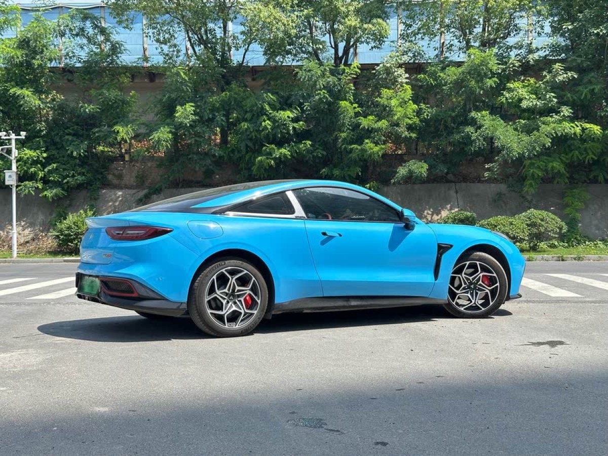 哪吒 哪吒GT  2023款 580 AWD 運(yùn)動版圖片
