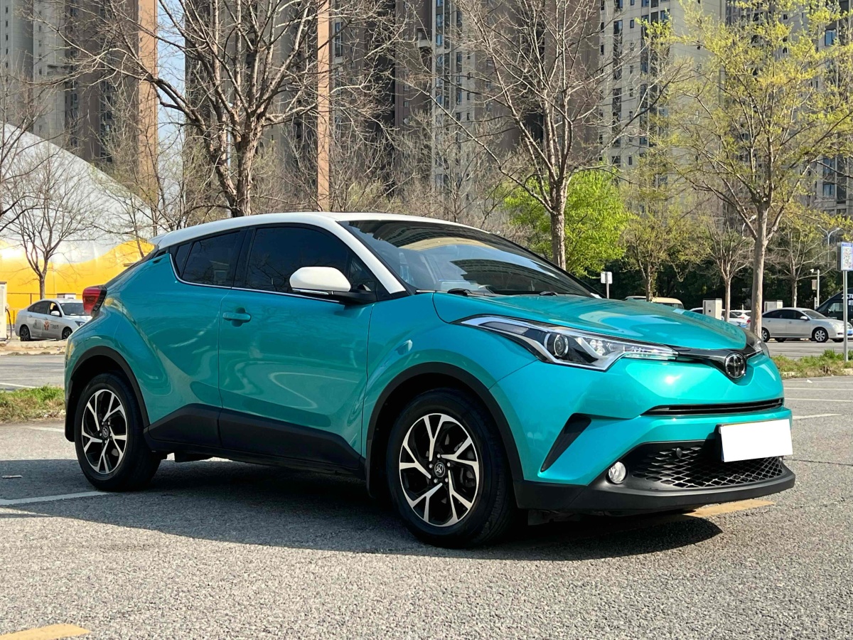 2019年4月豐田 C-HR  2018款 2.0L 領(lǐng)先天窗版 國(guó)V