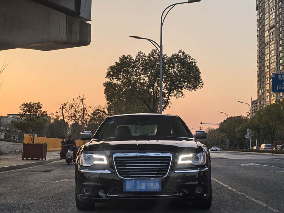 克萊斯勒 300C  2014款 3.0L 卓越版圖片