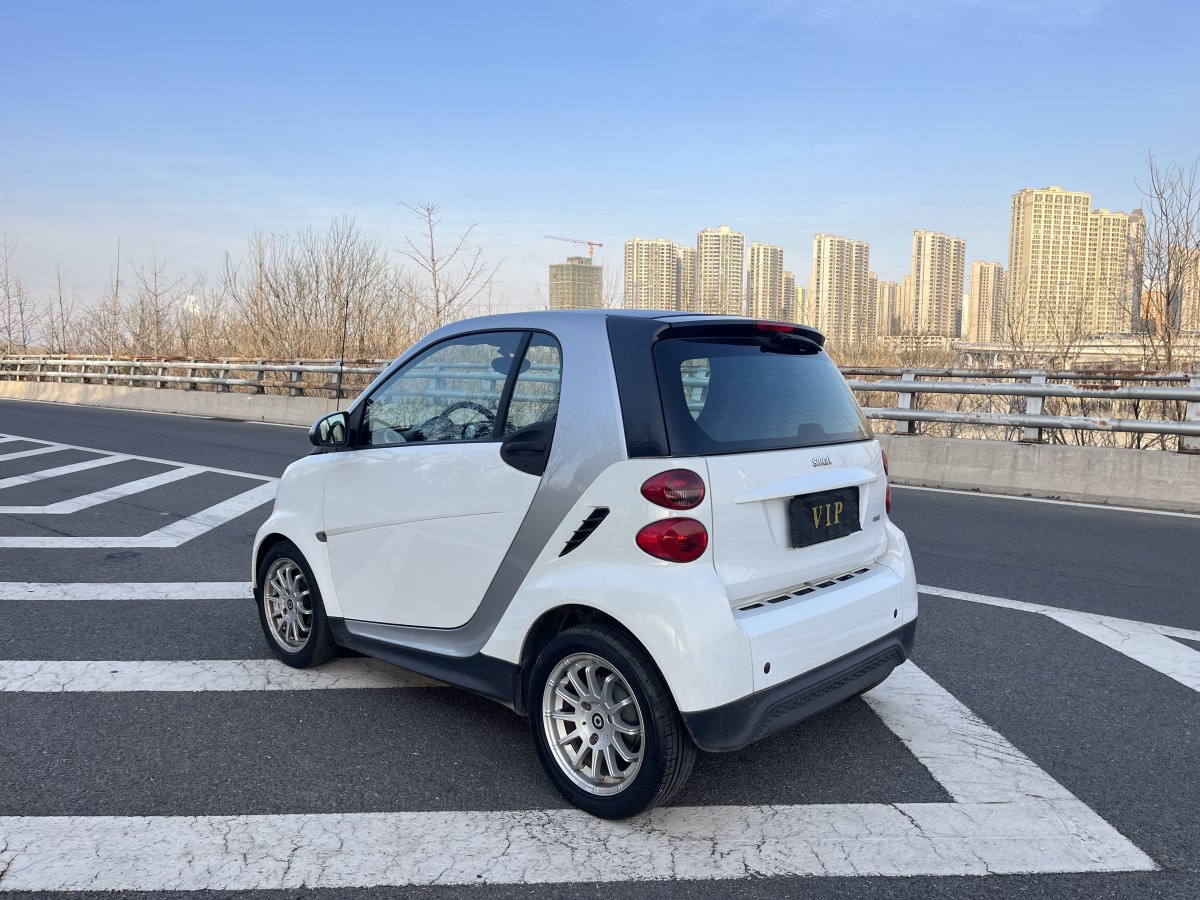 smart fortwo  2015款 1.0 MHD 新年特別版圖片