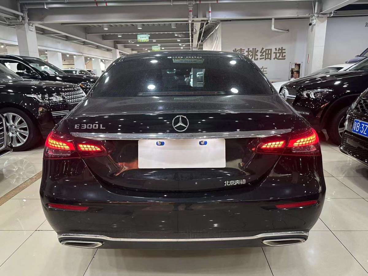 奔驰 奔驰E级  2022款 改款 E 300 L 豪华型图片