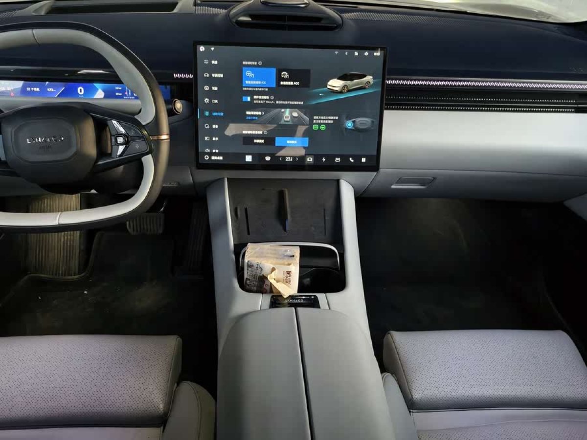 領(lǐng)克 領(lǐng)克Z10  2025款 95kWh 702km四驅(qū)Halo圖片