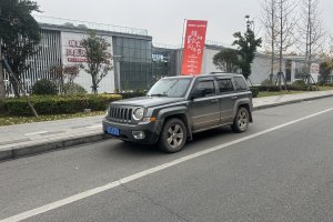 自由客 Jeep 2.4 運(yùn)動版