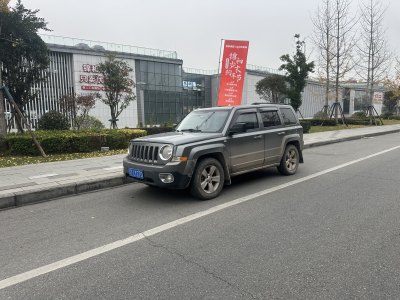 2012年11月 Jeep 自由客(進口) 2.4 運動版圖片