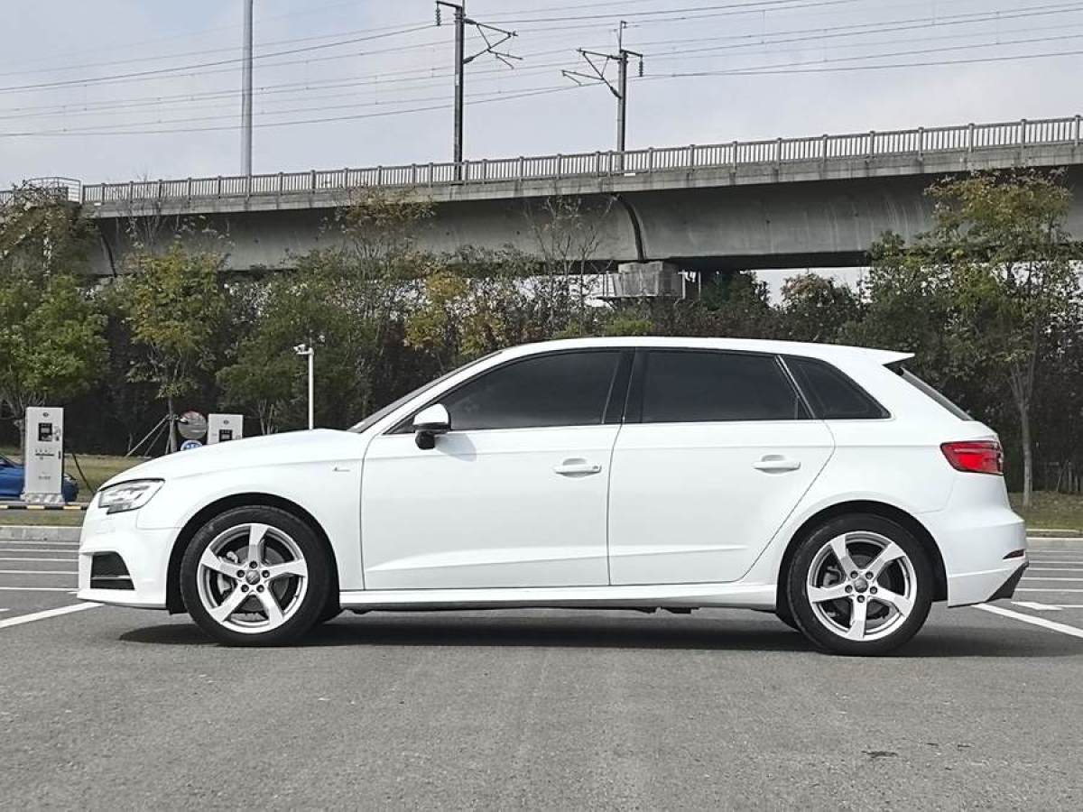 奧迪 奧迪A3  2019款 Sportback 35 TFSI 時(shí)尚型 國VI圖片