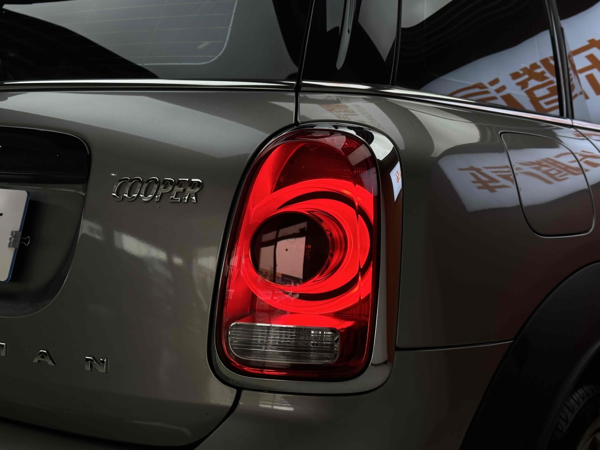 MINI COUNTRYMAN  2018款 1.5T COOPER 藝術(shù)家圖片