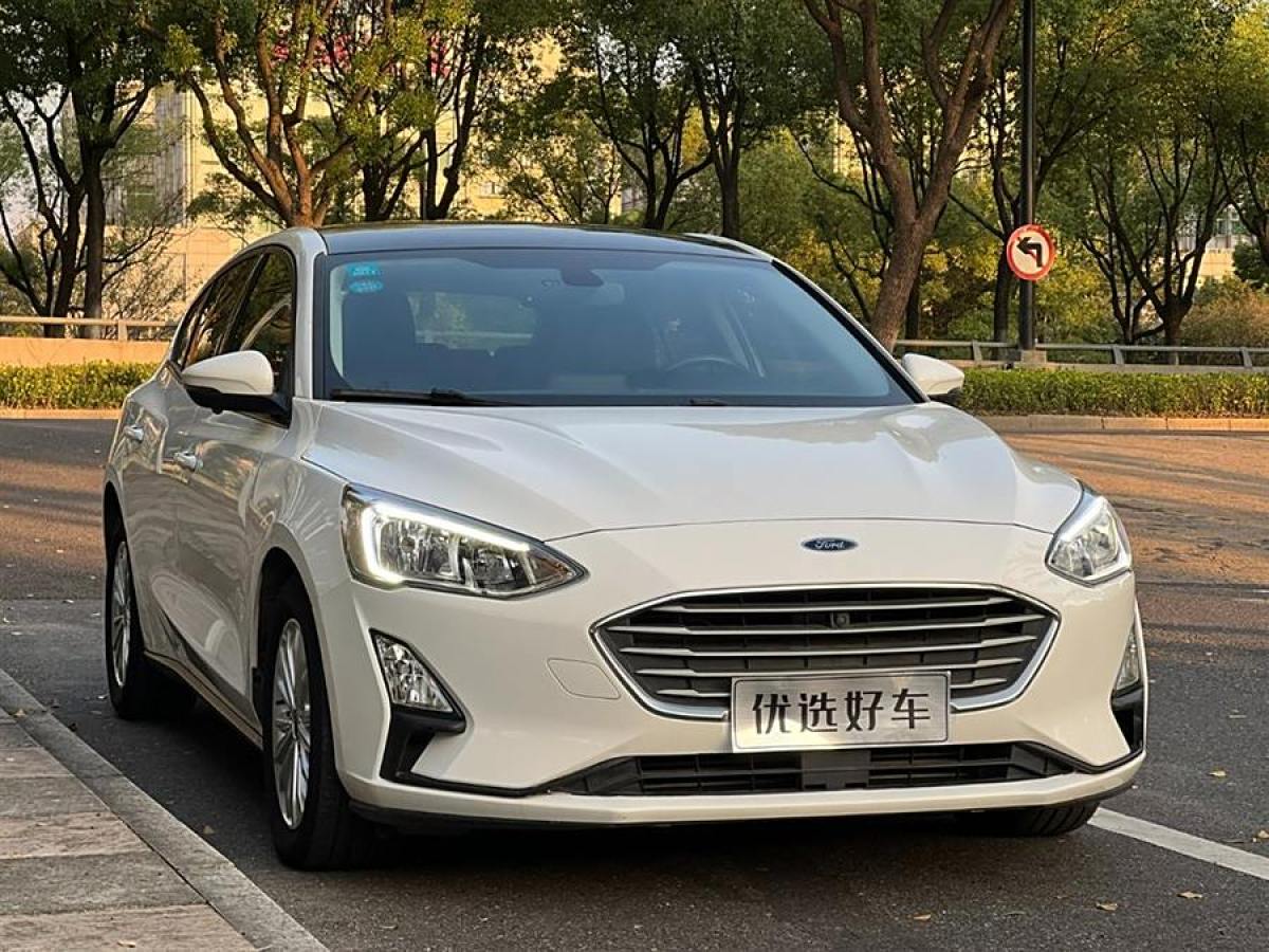 福特 ?？怂? 2019款 兩廂 EcoBoost 180 自動(dòng)鋒潮型圖片