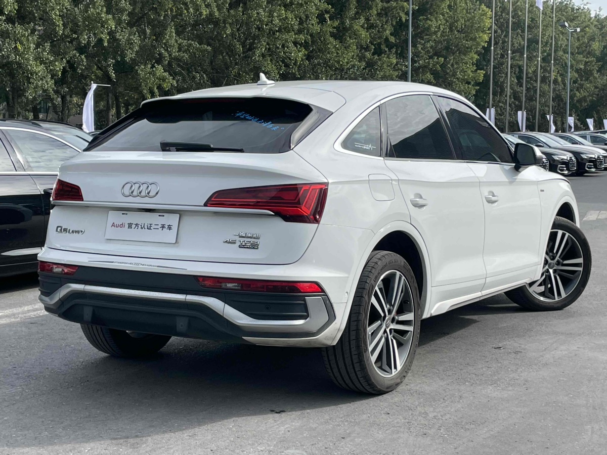 2021年3月奧迪 奧迪Q5L Sportback  2022款 改款 45 TFSI 豪華型