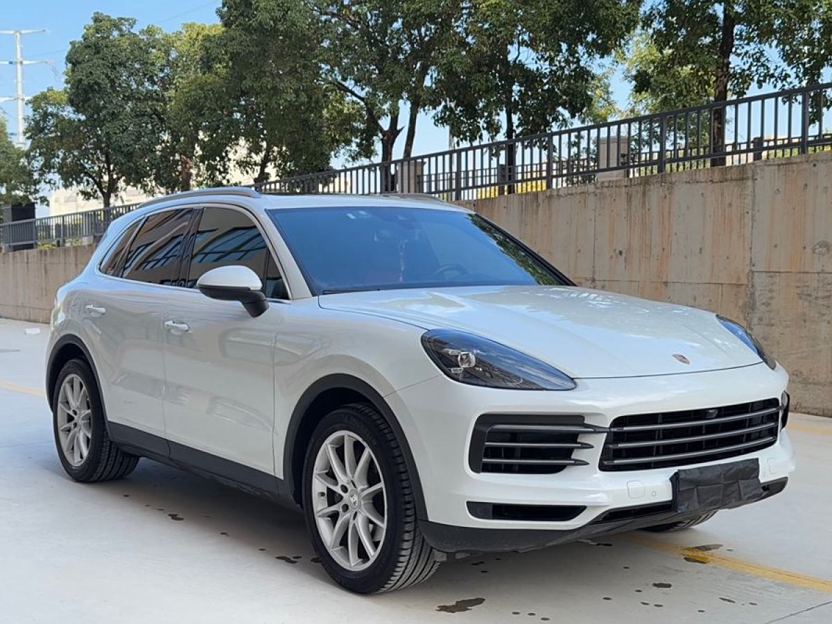 保時(shí)捷 Cayenne  2022款 Cayenne 3.0T 鉑金版圖片