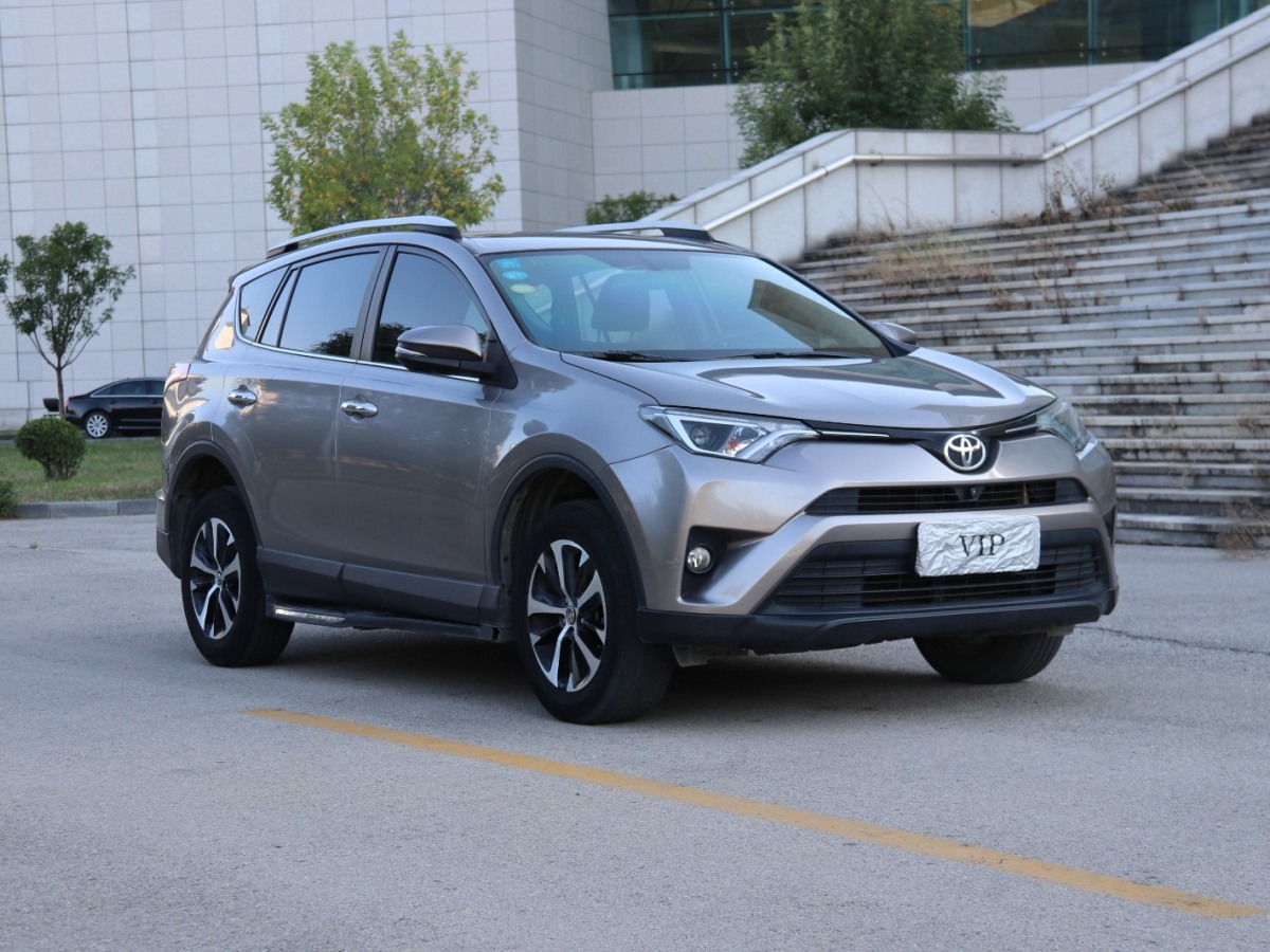 丰田RAV4荣放2.0图片