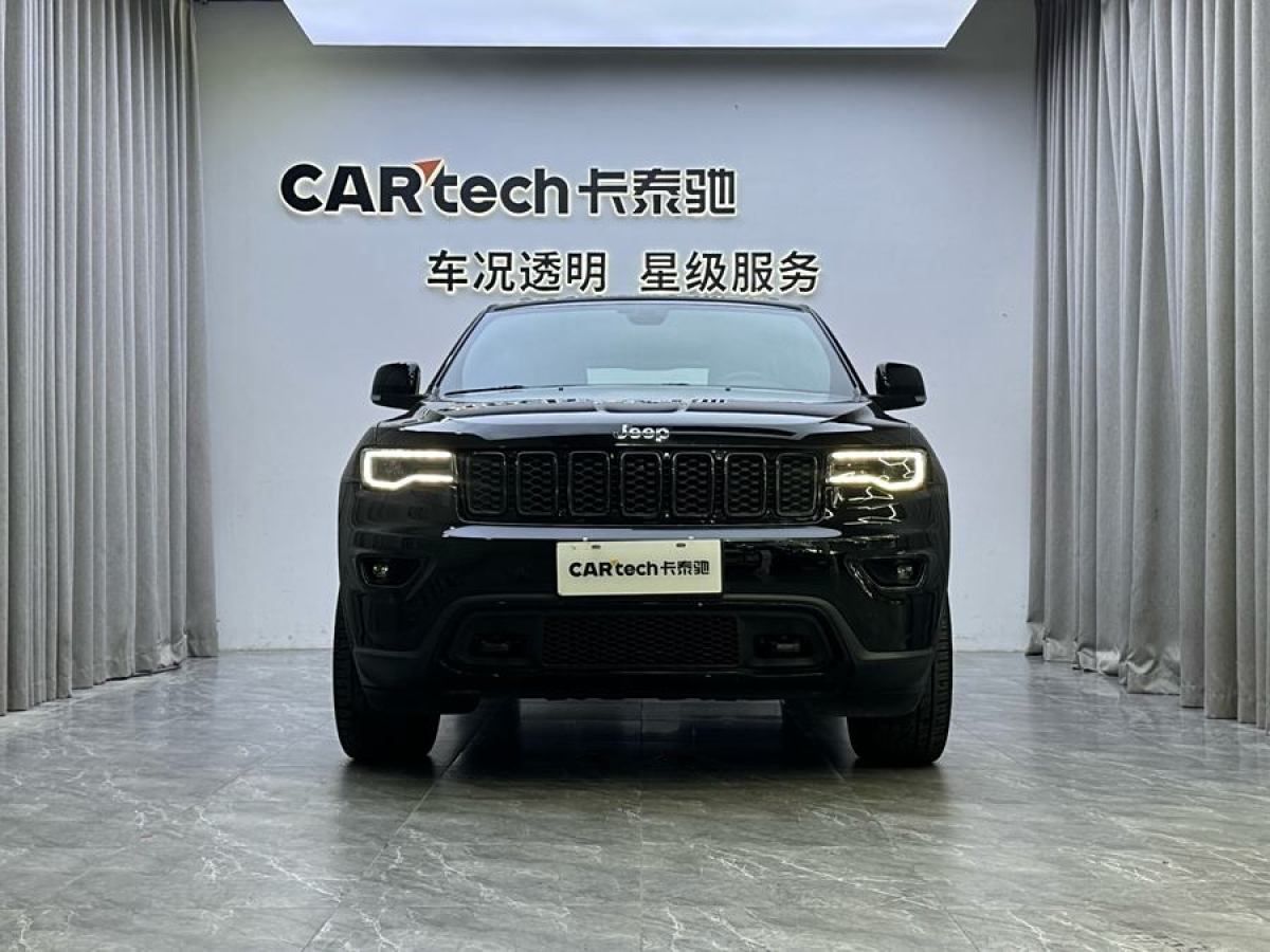 Jeep 大切諾基  2017款 3.0L 舒享導(dǎo)航版圖片