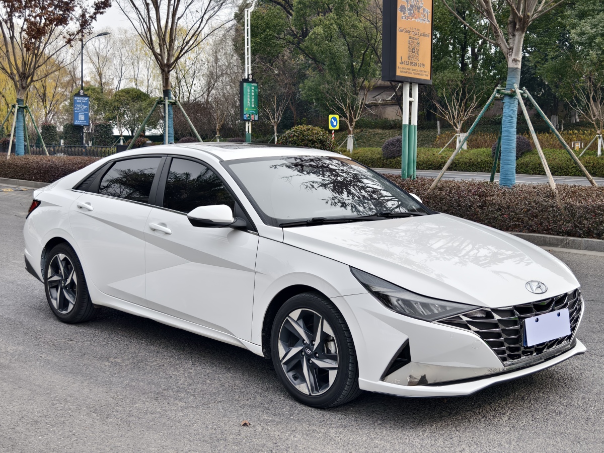 現(xiàn)代 伊蘭特  2021款 1.5L LUX尊貴版圖片