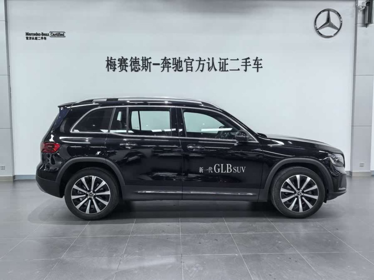 奔馳 奔馳GLB  2024款 改款 GLB 220 時尚型圖片