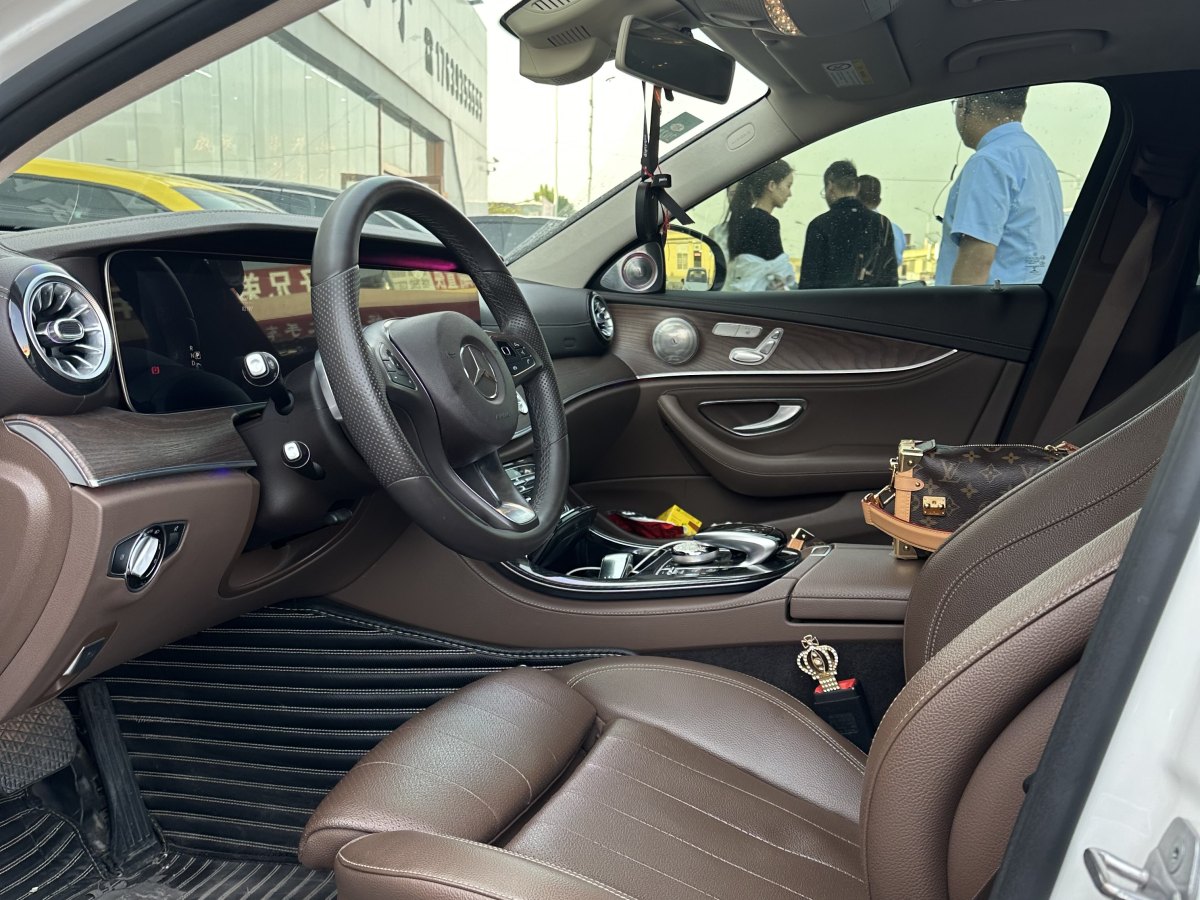 奔驰 奔驰E级  2017款 E 200 L 4MATIC图片