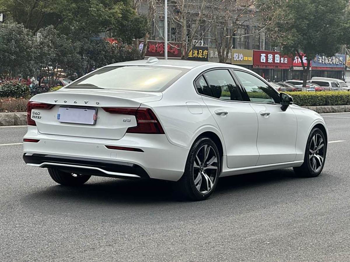 沃爾沃 S60L  2024款 B5 智雅運動版圖片