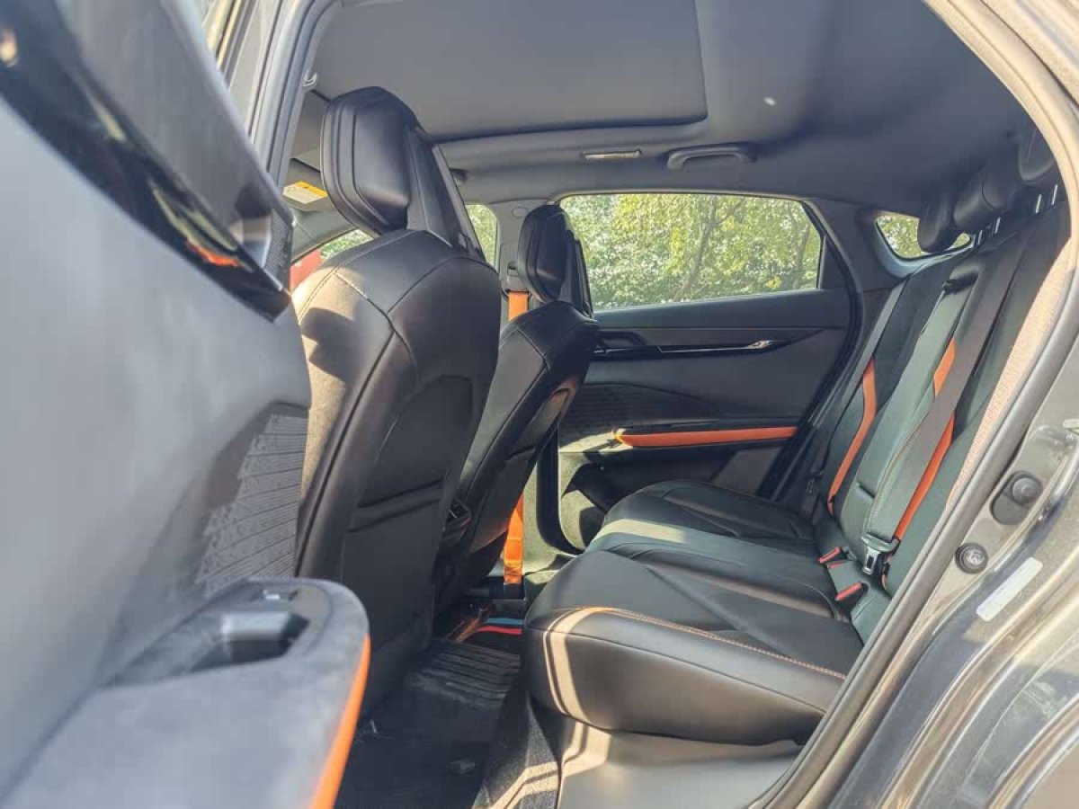 長安 長安UNI-V  2022款 1.5T 尊貴型圖片