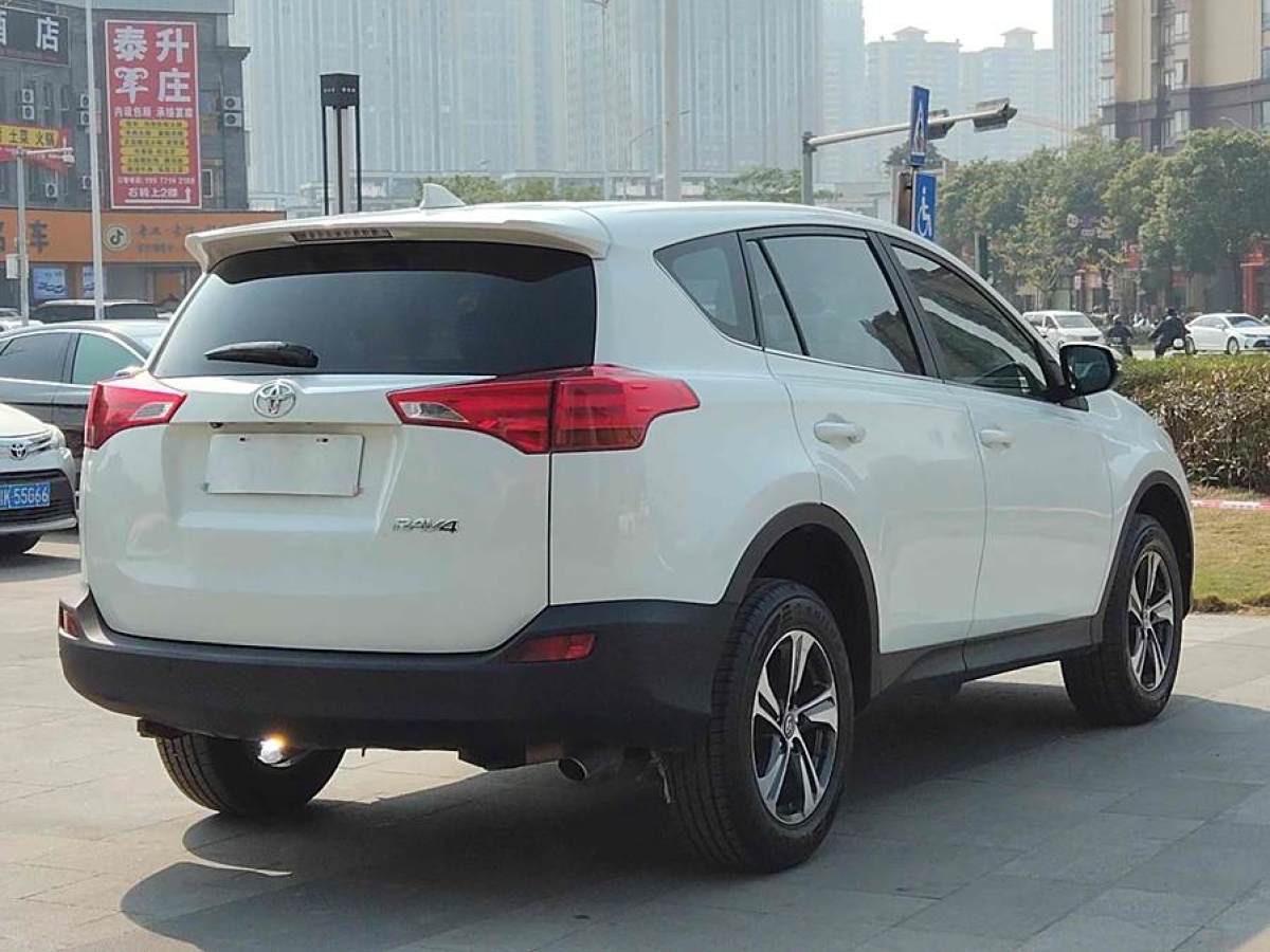 豐田 RAV4榮放  2015款 2.0L CVT兩驅(qū)風(fēng)尚版圖片