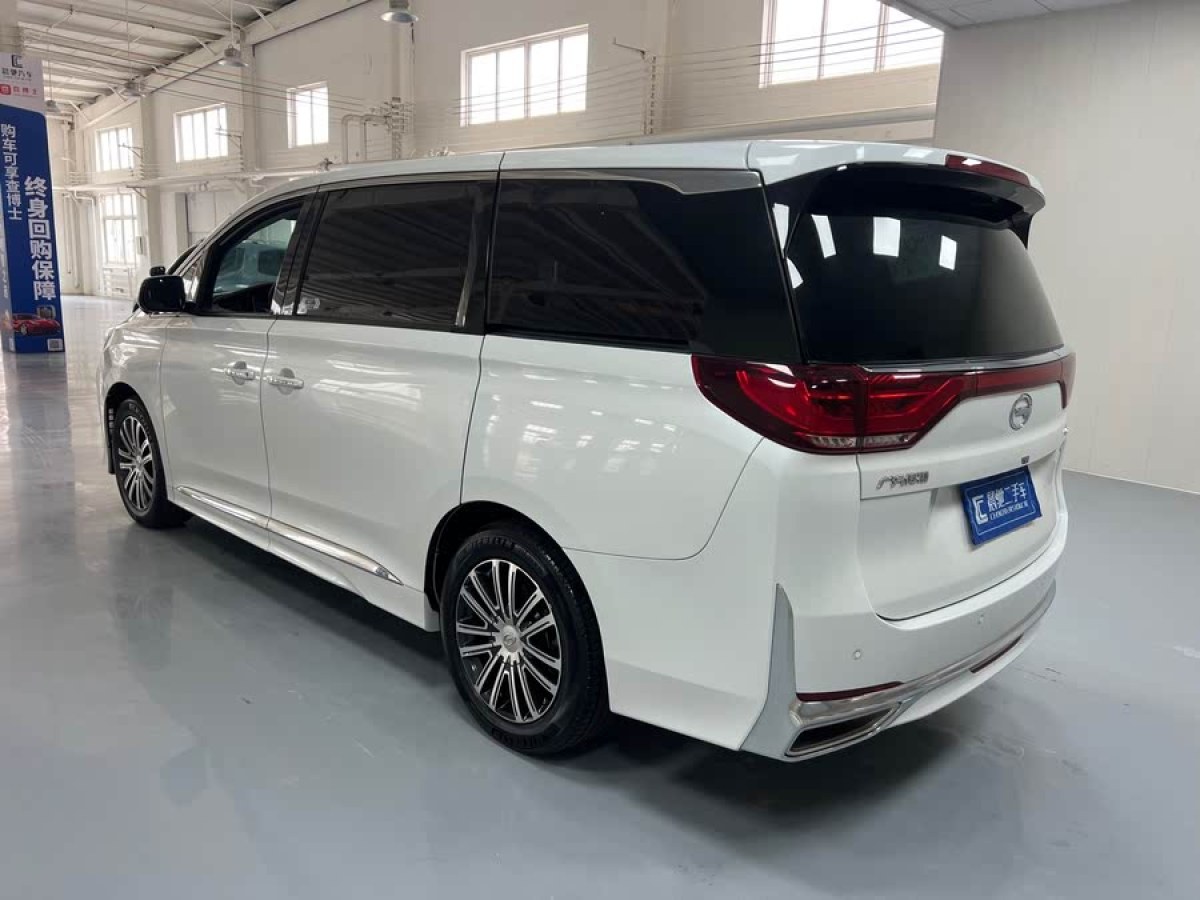 廣汽傳祺 M8  2023款 領(lǐng)秀系列 390T 至尊版圖片