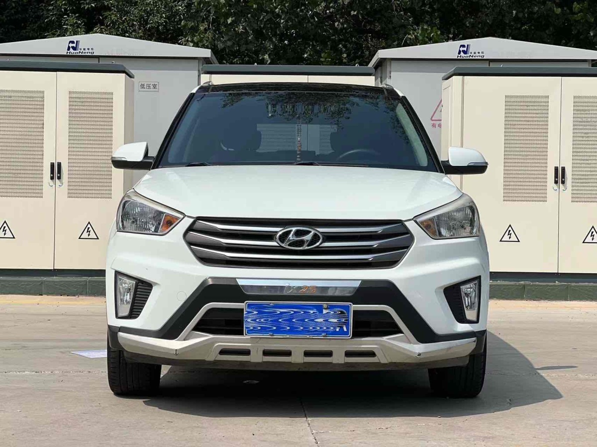 2015年3月现代 ix25  2015款 1.6L 自动两驱智能型GLS