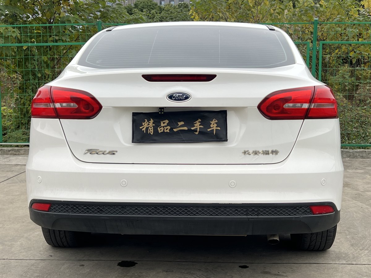 福特 ?？怂? 2015款 三廂 1.6L 自動(dòng)風(fēng)尚型圖片