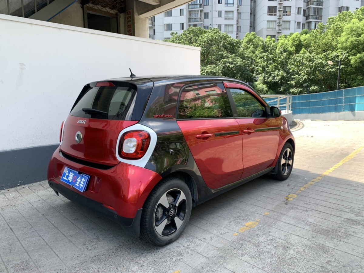 2019年03月smart forfour  2018款 0.9T 66千瓦風(fēng)尚型