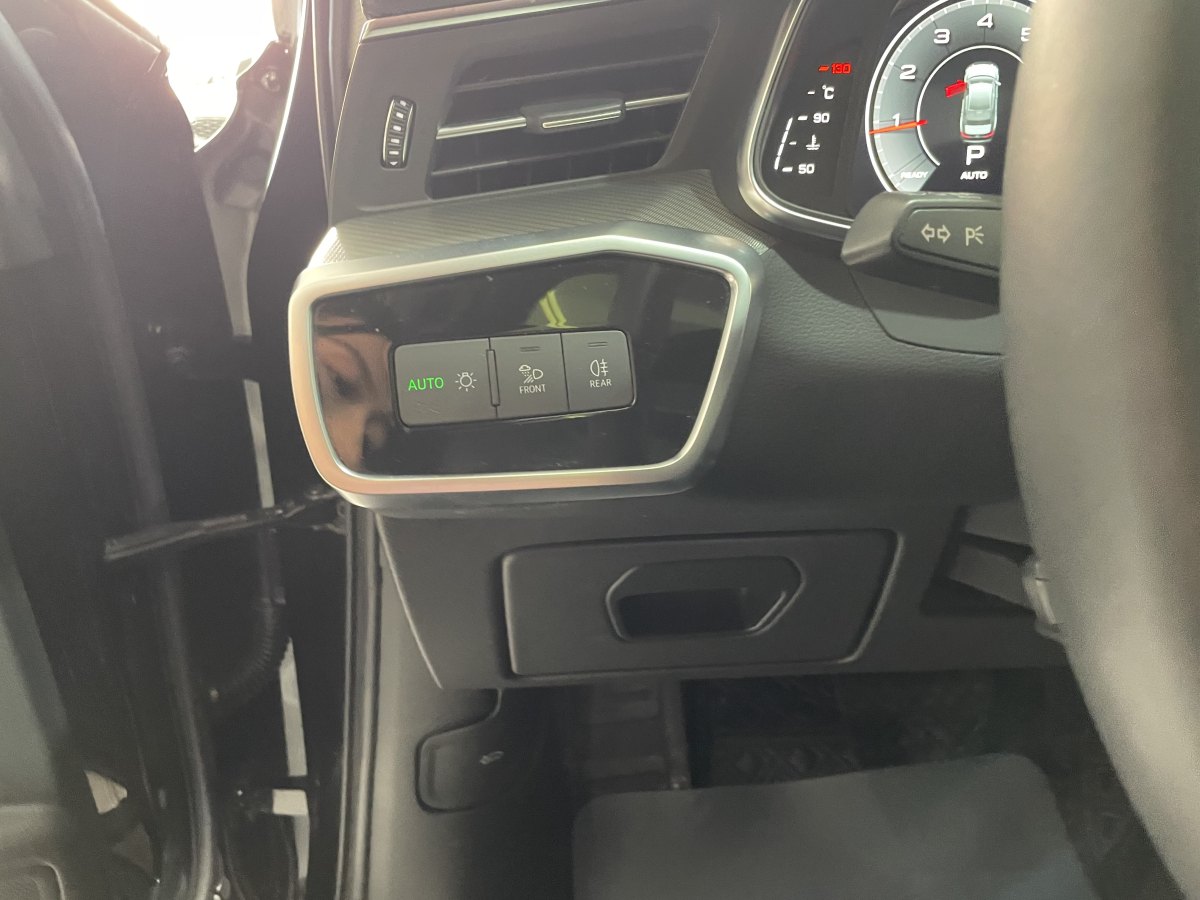 奧迪 奧迪A6L  2021款 45 TFSI quattro 臻選致雅型圖片