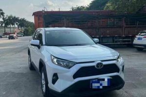 RAV4荣放 丰田 2.0L CVT两驱尊贵版