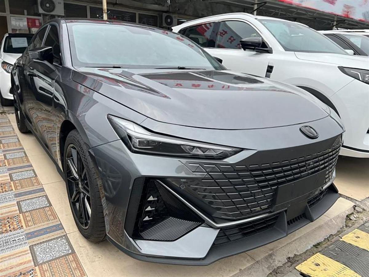 長(zhǎng)安 長(zhǎng)安UNI-V  2023款 1.5T 尊享型圖片