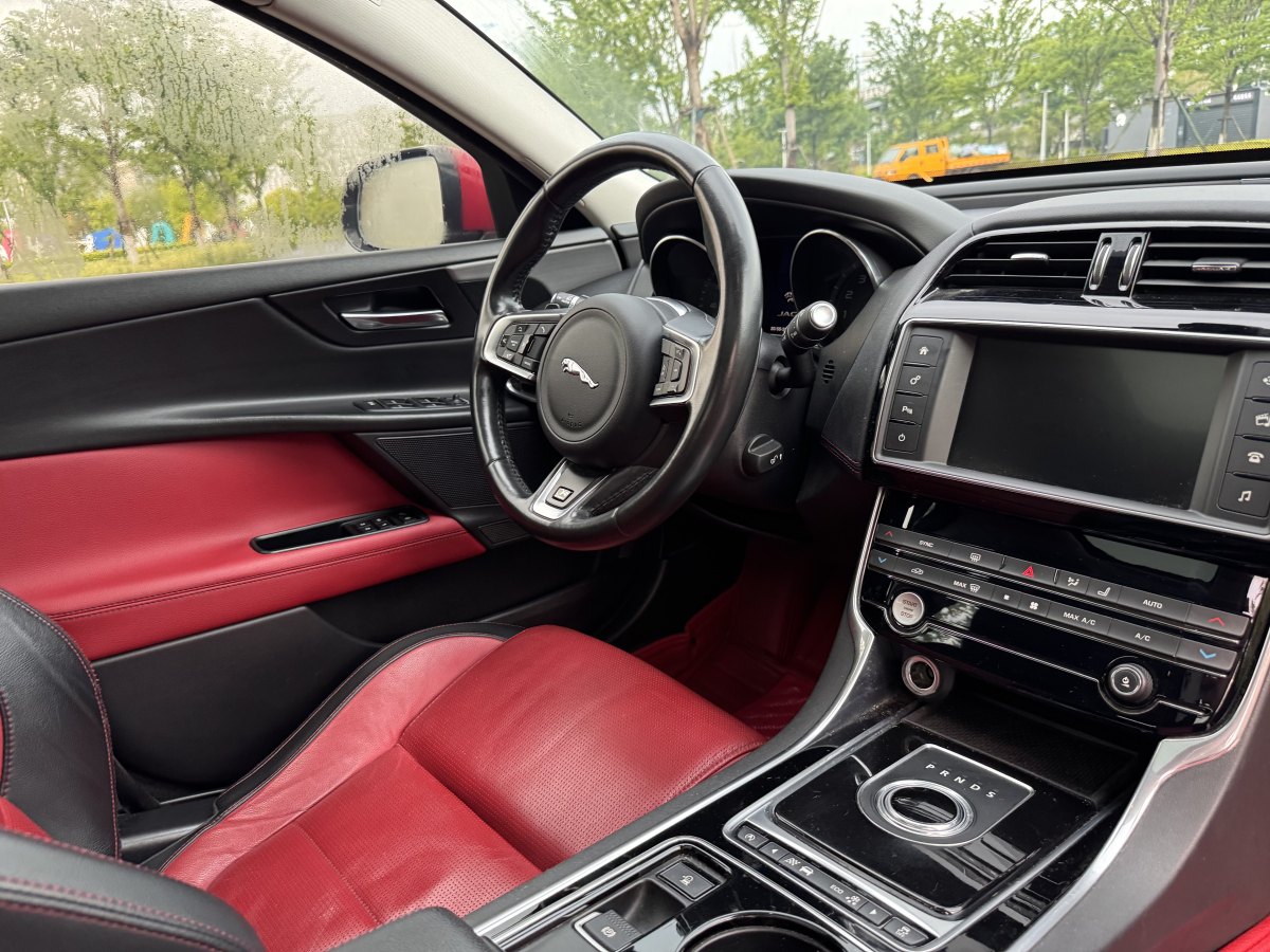 捷豹 XE  2015款 2.0T 200PS R-Sport圖片