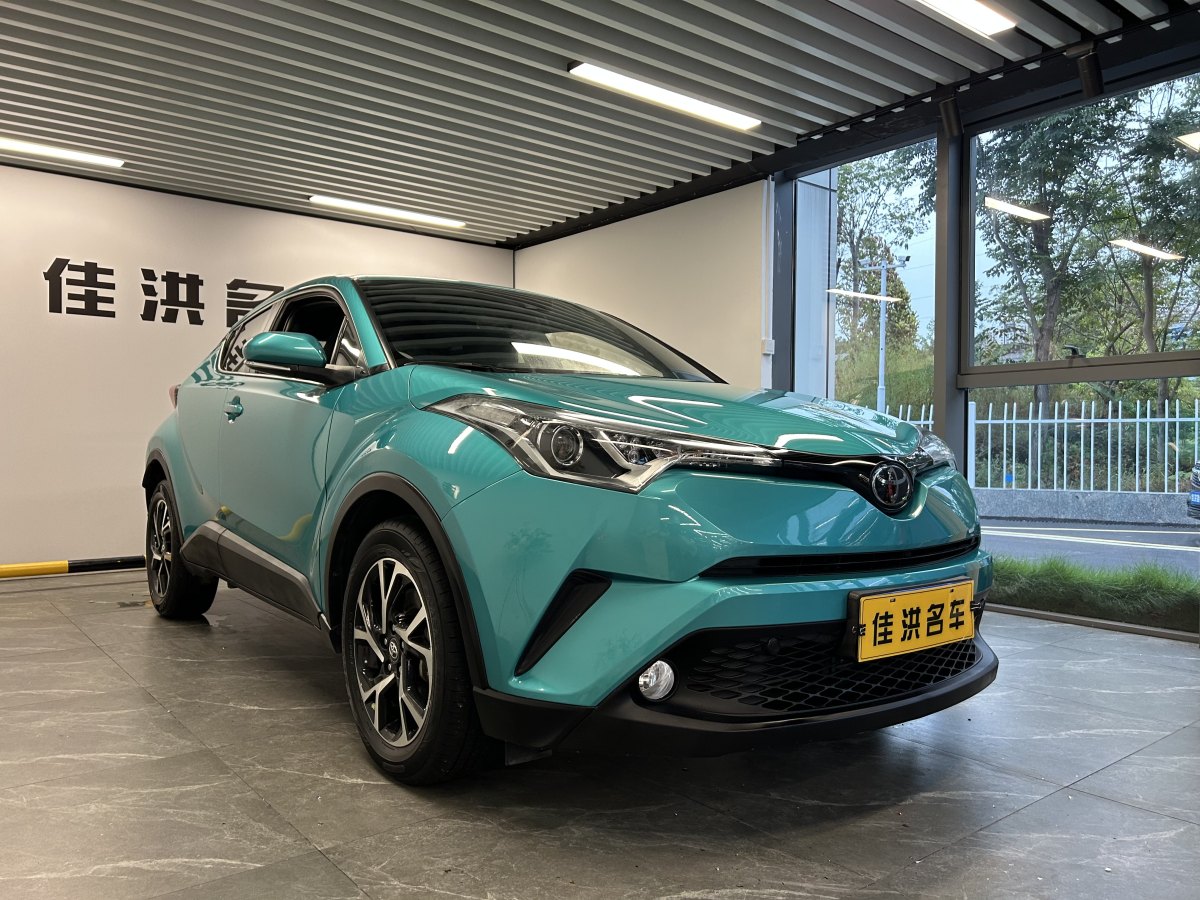 豐田 C-HR  2020款 2.0L 領(lǐng)先版圖片