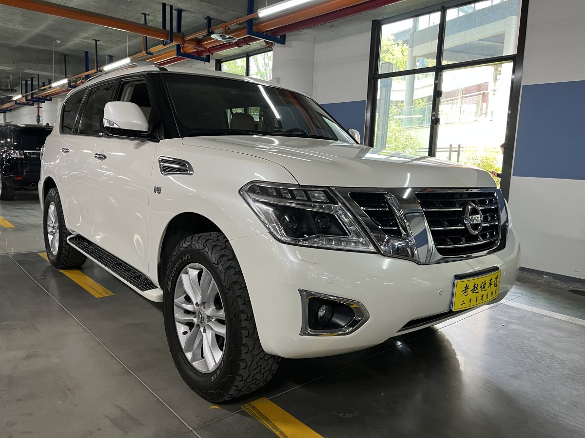 日產(chǎn) 途樂  2016款 5.6L 標(biāo)準(zhǔn)型圖片