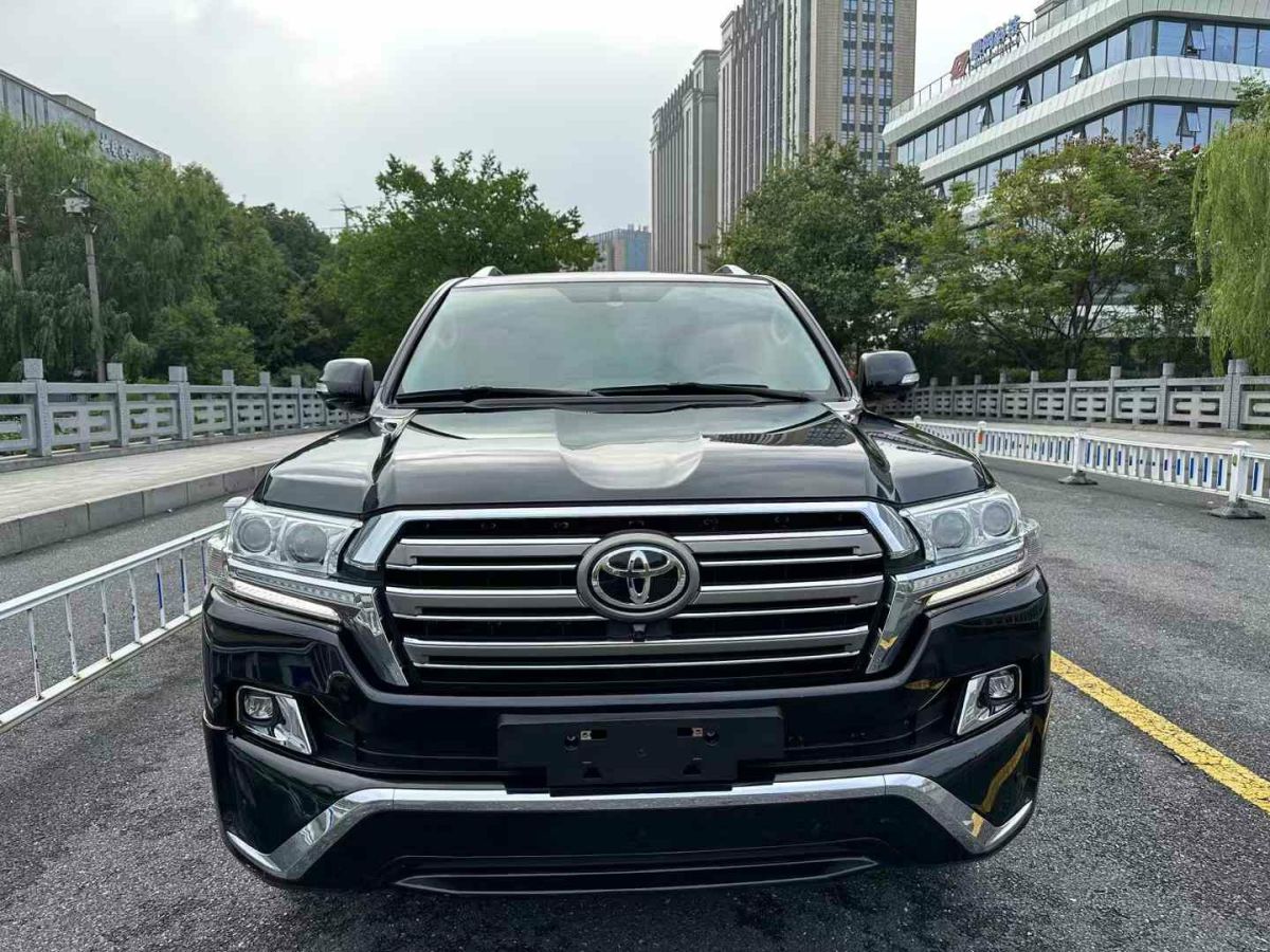 豐田 蘭德酷路澤  2018款 5.7L VX-R 12氣 底升(中東版)圖片