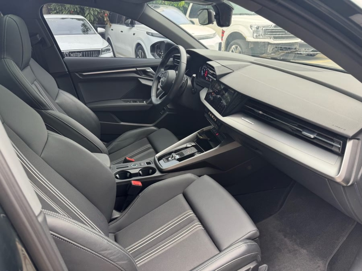 奧迪 奧迪A3  2023款 改款 Sportback 35 TFSI 豪華運(yùn)動(dòng)型圖片