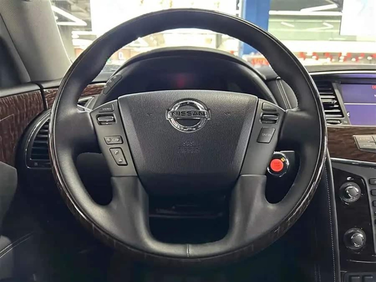 日產(chǎn) 途樂  2018款 4.0L 領英型圖片