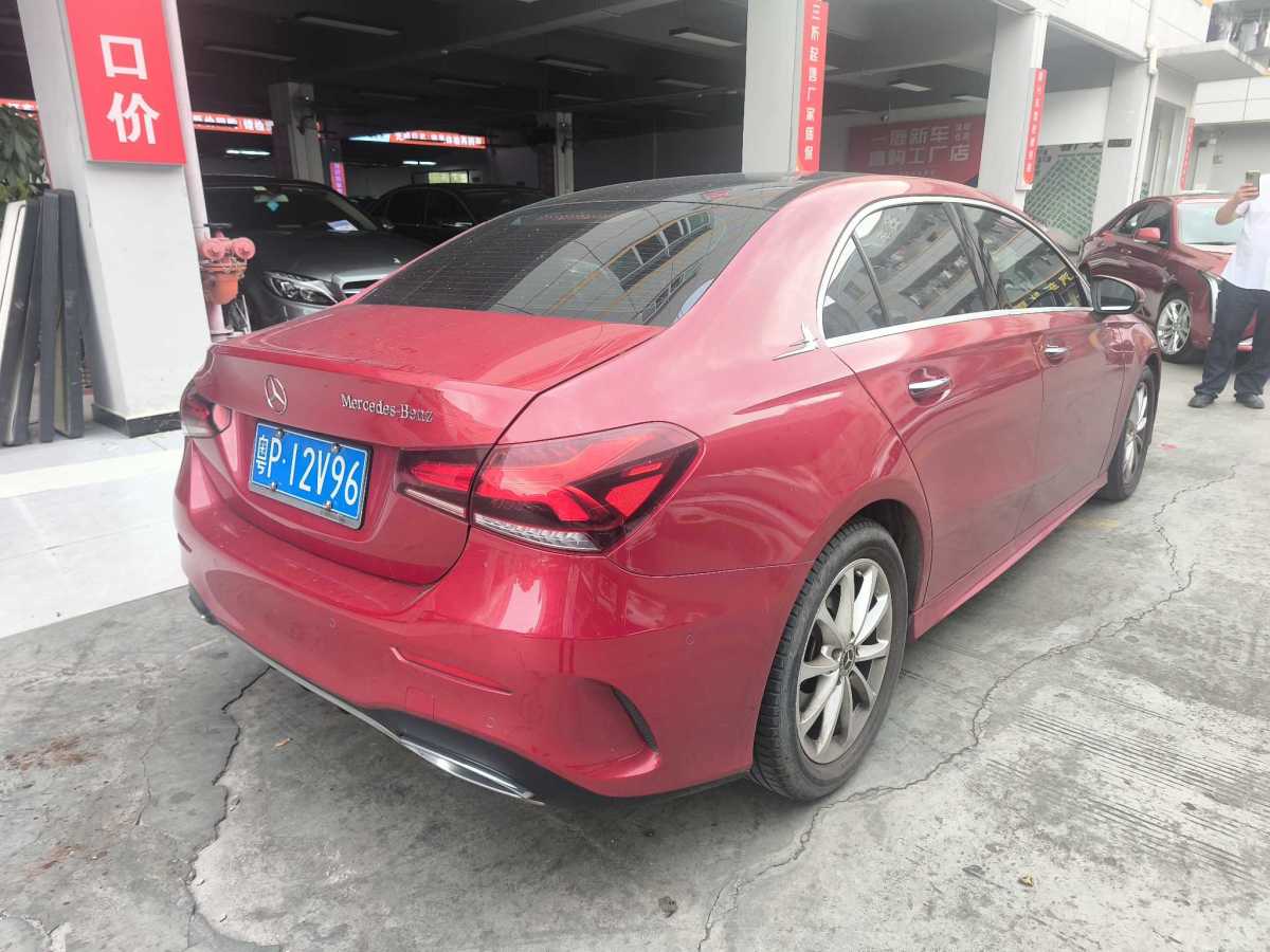 奔馳 奔馳A級  2020款 改款 A 200 L 運動轎車動感型圖片